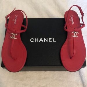 Chanel thong logo sandals ❤️